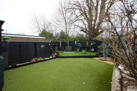 4 bedroom Semi-detached house for sale in Manor Leas Close, Lincoln, LN6