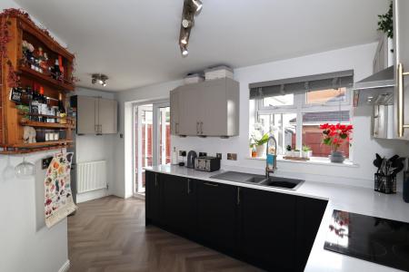 4 bedroom Detached house for sale in Sycamore Grove, Bracebridge Heath, LN4