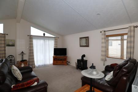 2 bedroom Park home for sale in Cathedral View, Field Farm, Lincoln, LN5