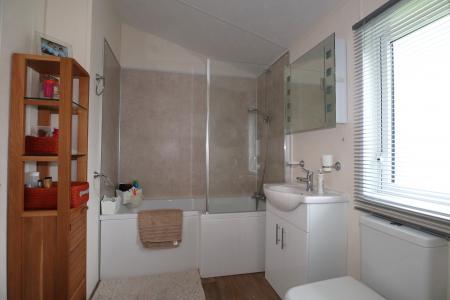 2 bedroom Park home for sale in Cathedral View, Field Farm, Lincoln, LN5