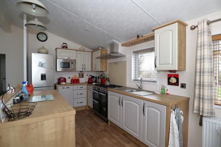 2 bedroom Park home for sale in Cathedral View, Field Farm, Lincoln, LN5