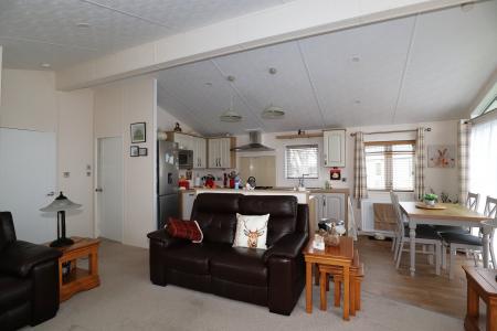 2 bedroom Park home for sale in Cathedral View, Field Farm, Lincoln, LN5