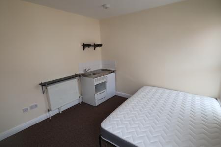1 bedroom Studio flat to let in Laceby Street, Lincoln, LN2