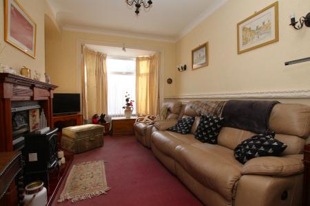 3 bedroom Terraced House for sale in Rasen Lane, Lincoln, LN1