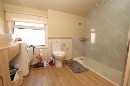 3 bedroom Terraced House for sale in Rasen Lane, Lincoln, LN1