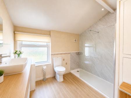3 bedroom Terraced House for sale in Rasen Lane, Lincoln, LN1