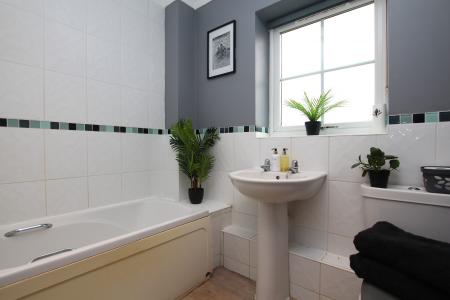 3 bedroom Semi-detached house for sale in Hortonfield Drive, Washingborough, LN4