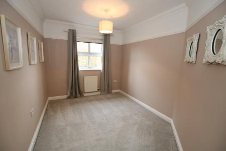 6 bedroom Detached house for sale in Lime Grove, Bassingham, LN5