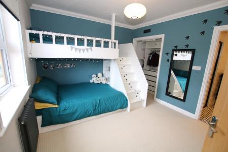 6 bedroom Detached house for sale in Lime Grove, Bassingham, LN5