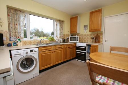 3 bedroom Detached house for sale in Park View Avenue, Branston, LN4