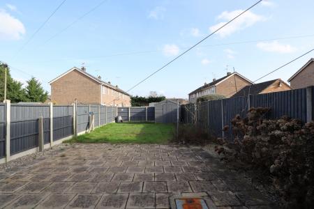2 bedroom Terraced House to let in Kestrel Close, Lincoln, LN6