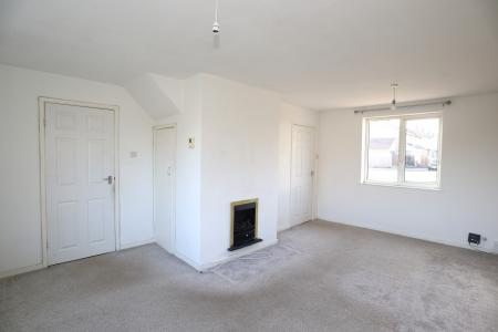 2 bedroom Terraced House to let in Kestrel Close, Lincoln, LN6