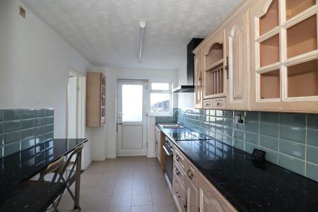 2 bedroom Terraced House to let in Kestrel Close, Lincoln, LN6