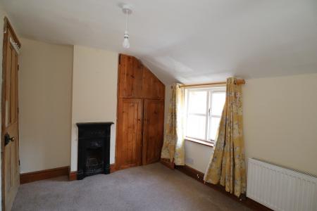2 bedroom Semi-detached house to let in Silver Street, North Clifton, NG23