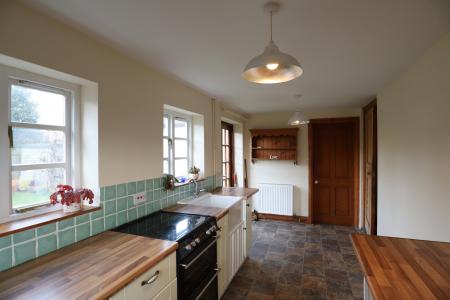 2 bedroom Semi-detached house to let in Silver Street, North Clifton, NG23