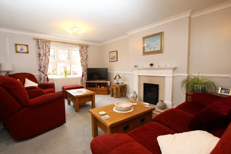 5 bedroom Detached house for sale in Bath Road, Bracebridge Heath, LN4