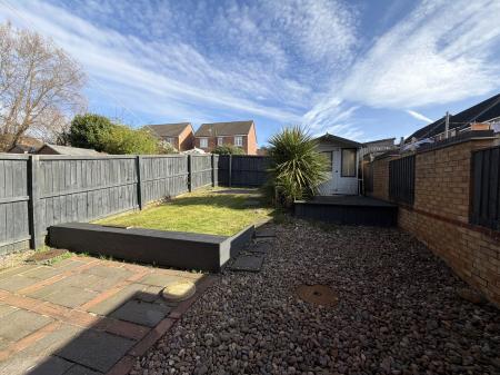2 bedroom Semi-detached house to let in Maidment Drive, Lincoln, LN1