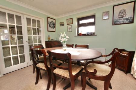 4 bedroom Detached bungalow for sale in Larkspur Road, Lincoln, LN2