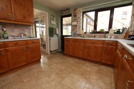 4 bedroom Detached bungalow for sale in Larkspur Road, Lincoln, LN2