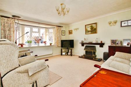 4 bedroom Detached bungalow for sale in Larkspur Road, Lincoln, LN2