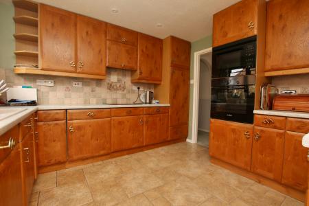 4 bedroom Detached bungalow for sale in Larkspur Road, Lincoln, LN2