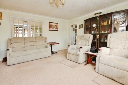 4 bedroom Detached bungalow for sale in Larkspur Road, Lincoln, LN2