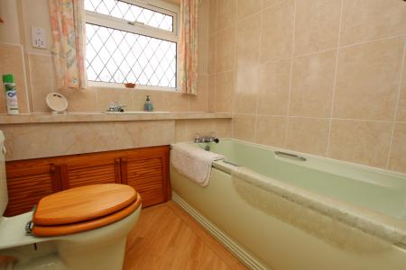 4 bedroom Detached bungalow for sale in Larkspur Road, Lincoln, LN2