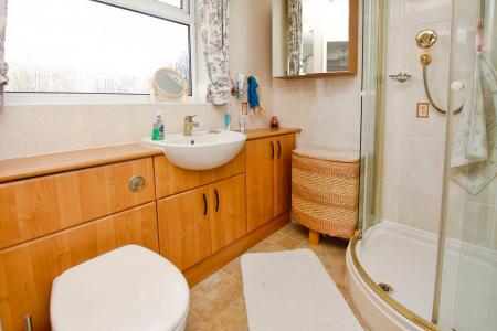4 bedroom Detached bungalow for sale in Larkspur Road, Lincoln, LN2