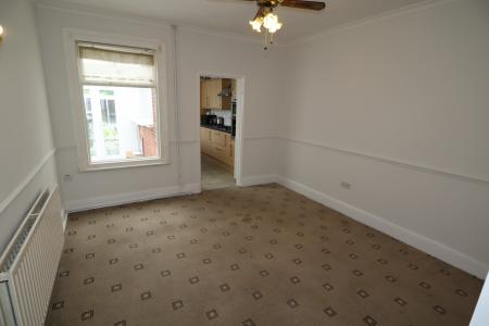 3 bedroom Terraced House to let in Boultham Avenue, Lincoln, LN5