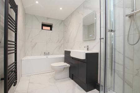 4 bedroom Bungalow for sale in Grantham Road, Bracebridge Heath, LN4