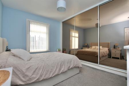 3 bedroom Semi-detached house for sale in Bristol Drive, Lincoln, LN6