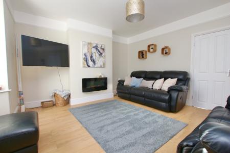 3 bedroom Semi-detached house for sale in Bristol Drive, Lincoln, LN6