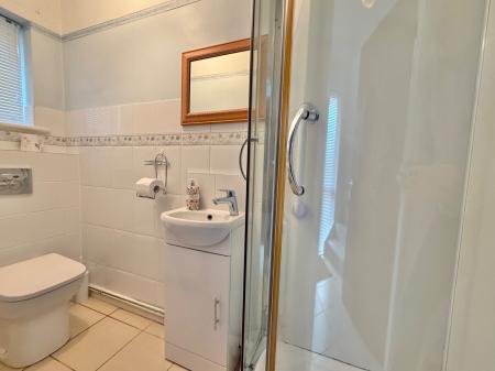 4 bedroom Detached house for sale in Helsby Road, Lincoln, LN5