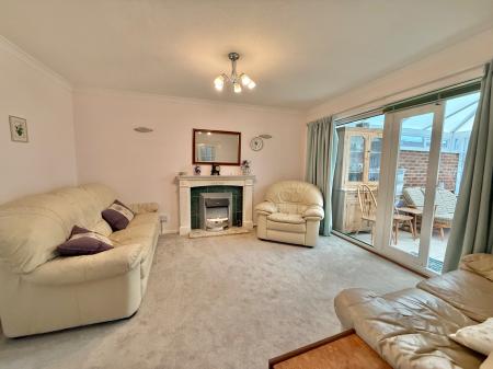 4 bedroom Detached house for sale in Helsby Road, Lincoln, LN5