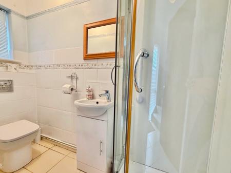 4 bedroom Detached house for sale in Helsby Road, Lincoln, LN5