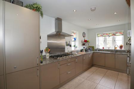 4 bedroom Detached house for sale in Medland Drive, Bracebridge Heath, LN4