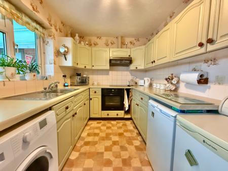 2 bedroom Bungalow for sale in Newark Road, North Hykeham, LN6