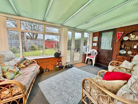2 bedroom Bungalow for sale in Newark Road, North Hykeham, LN6
