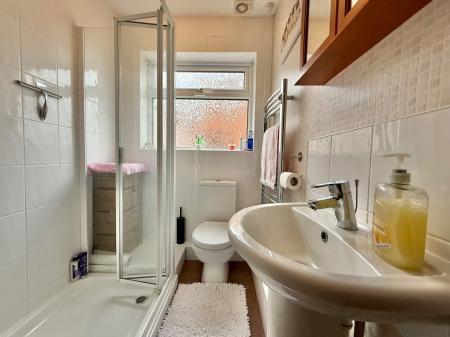 2 bedroom Bungalow for sale in Newark Road, North Hykeham, LN6