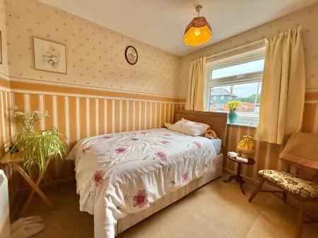 2 bedroom Bungalow for sale in Newark Road, North Hykeham, LN6