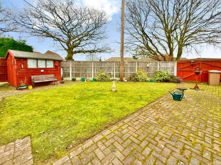 2 bedroom Bungalow for sale in Newark Road, North Hykeham, LN6