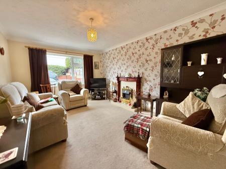 2 bedroom Bungalow for sale in Newark Road, North Hykeham, LN6