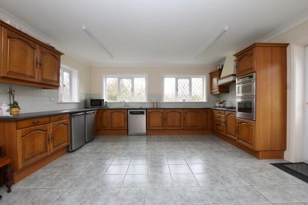 5 bedroom Detached house for sale in St Georges Lane, Riseholme, LN2