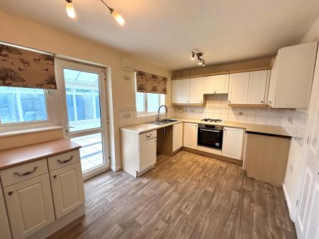 3 bedroom Semi-detached house to let in Wentworth Way, Lincoln, LN6