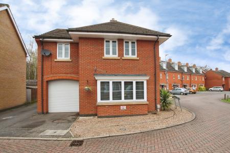 4 bedroom Detached house for sale in Kingsdown Road, Doddington Park, Lincoln, LN6