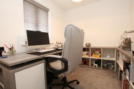 4 bedroom Detached house for sale in Kingsdown Road, Doddington Park, Lincoln, LN6