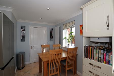 5 bedroom Detached house for sale in Aisne Close, Lincoln, LN1