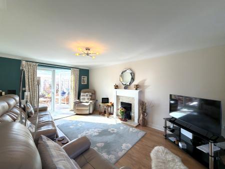 5 bedroom Detached house for sale in Aisne Close, Lincoln, LN1