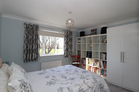 5 bedroom Detached house for sale in Aisne Close, Lincoln, LN1