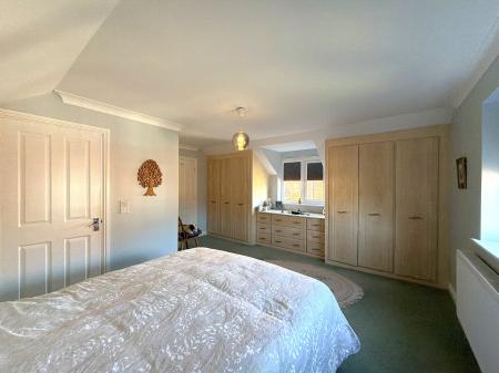 5 bedroom Detached house for sale in Aisne Close, Lincoln, LN1